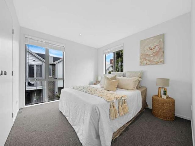 Townhouse for sale in Avondale, Oroua County