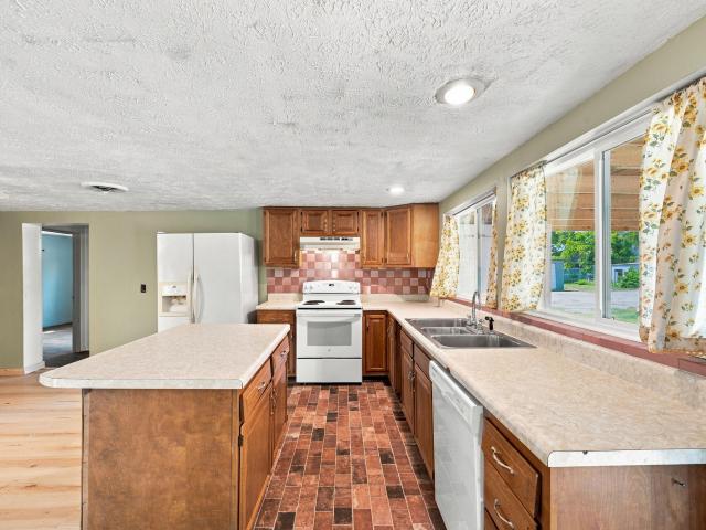 House for sale in Cassville, Barry County