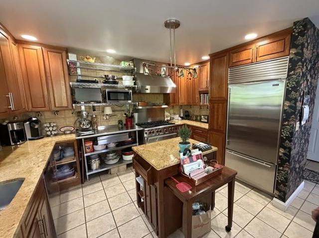Townhouse for sale in Bridgeport, Connecticut