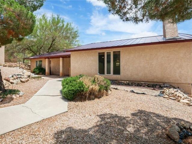 House for sale in Golden Valley