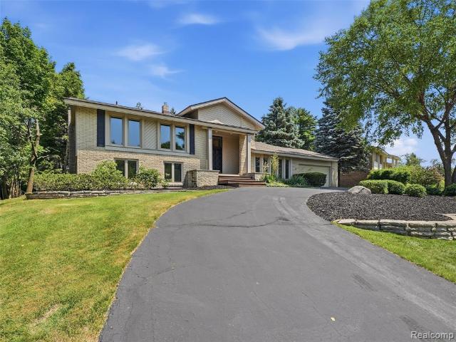 House for sale in West Bloomfield, Michigan