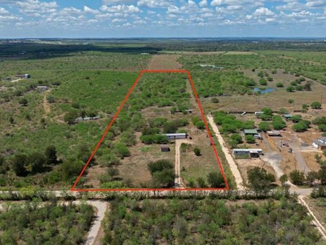 House for sale in Lockhart, Caldwell County