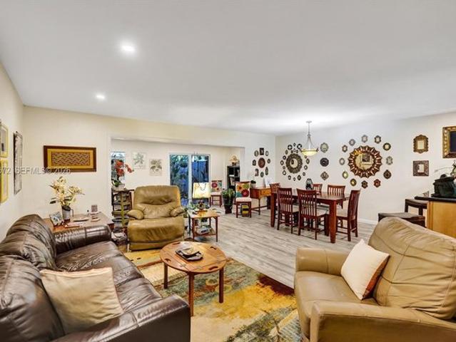 Condo for sale in Hollywood, Florida
