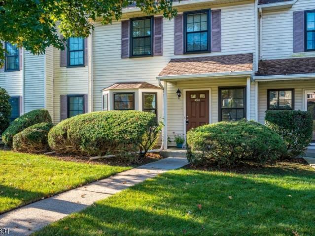 Condo for sale in Potters, Edison