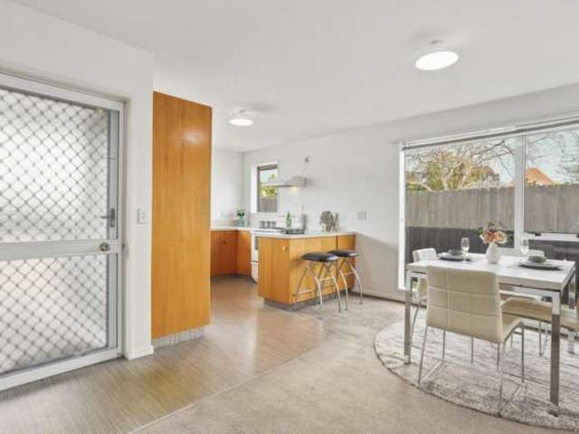 Property for sale in Chaslands, Canterbury