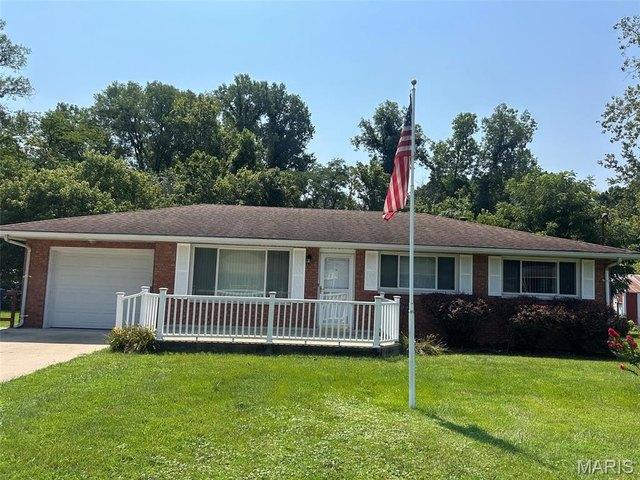 House for sale in Alton, Illinois