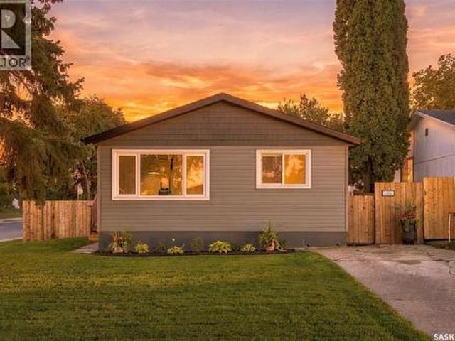 House for sale in Confederation Park, Saskatoon