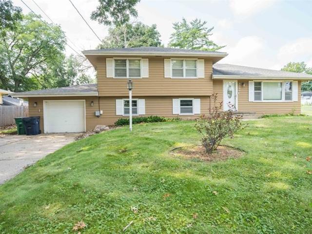 House for sale in Urbandale, Iowa