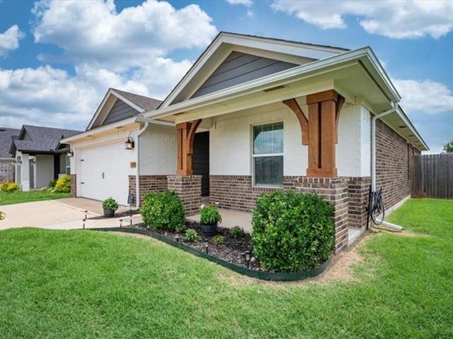 House for sale in Yukon, Canadian County
