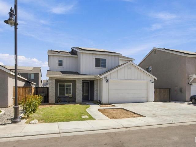 House for sale in Gossamer Grove, Shafter