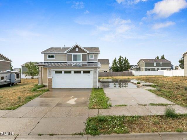 House for sale in Watford City, McKenzie County