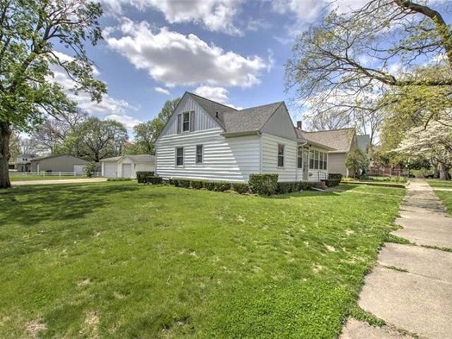 House for sale in Moweaqua, Illinois