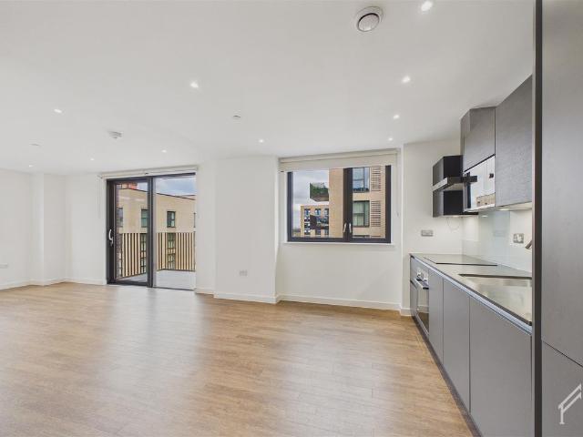 Apartment for rent in Alperton, Greater London
