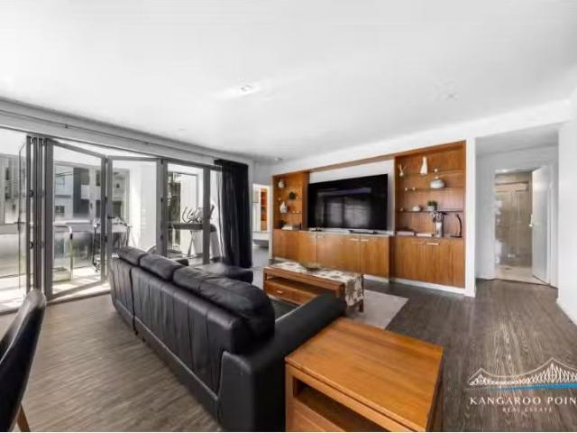 Apartment for rent in Kangaroo Point, Greater Brisbane