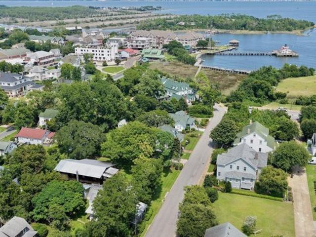 Land for sale in Manteo, North Carolina