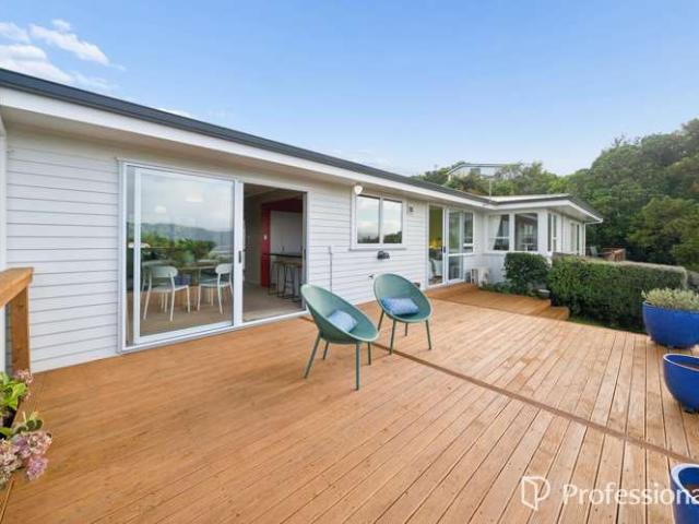 House for sale in Days Bay, Wellington