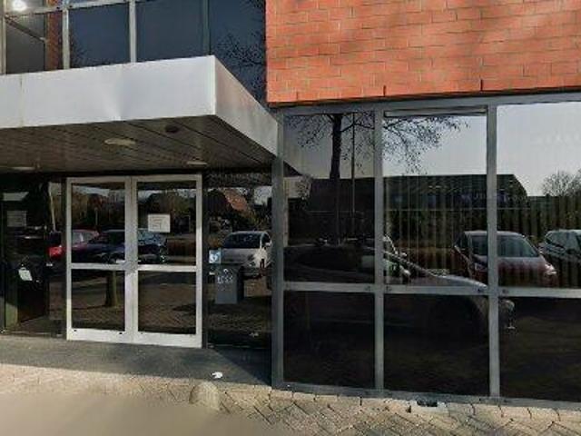 Bedrijfspand te huur in Carnisselande, Barendrecht