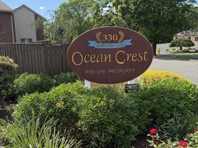 Townhouse for sale in Milford, Connecticut