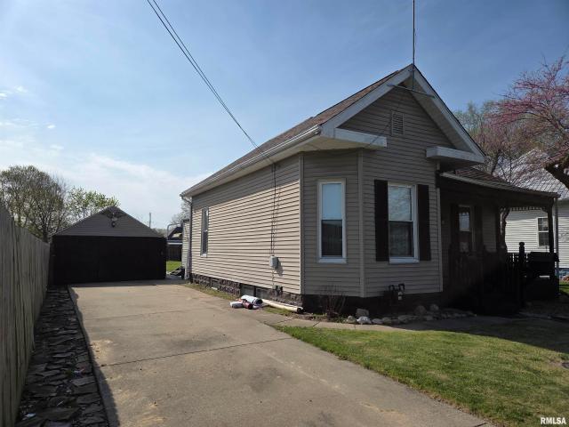 House for sale in Carlinville, Illinois
