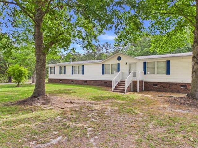 House for sale in Bonneau, South Carolina