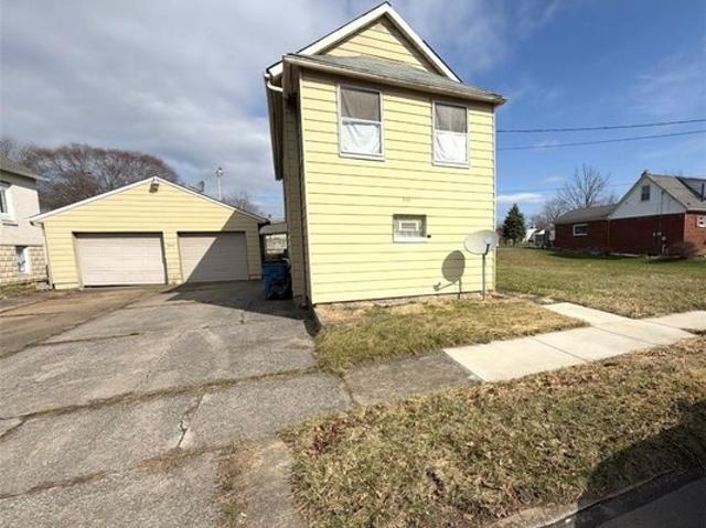 House for sale in Campbell, Ohio