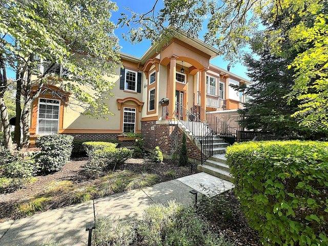 Townhouse for sale in Bloomingdale, Illinois