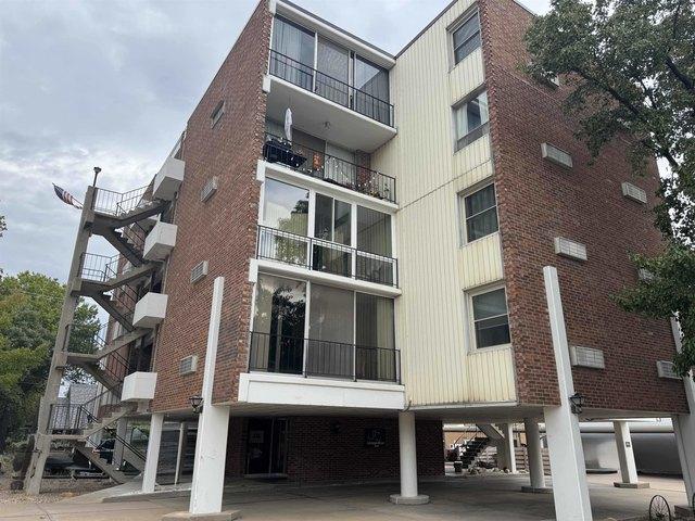 Condo for sale in Kansas