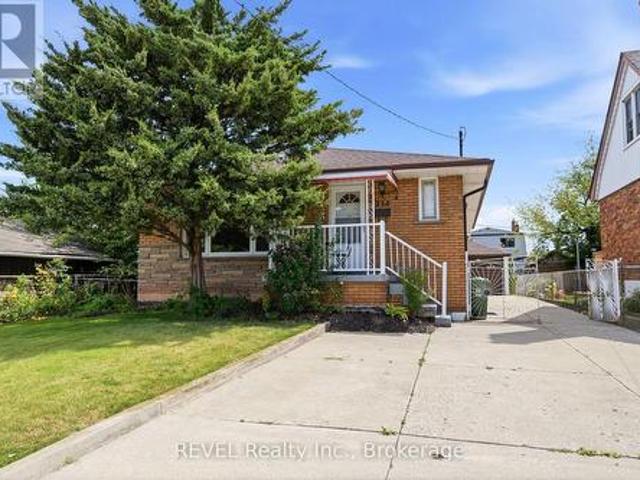 House for sale in Mcquesten East, Hamilton
