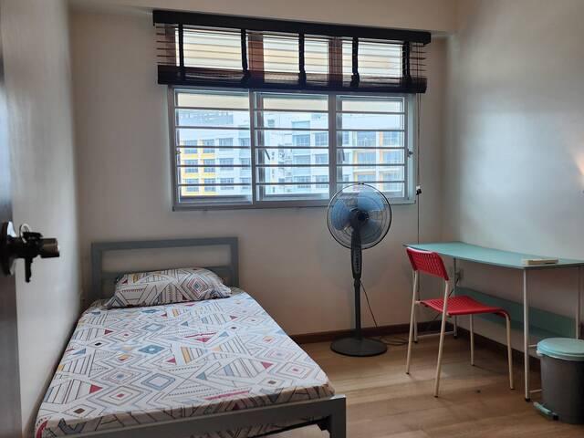 Room for rent in Anchorvale, Singapore