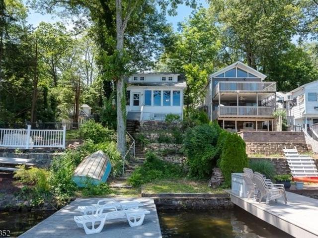 House for sale in Glasser, New Jersey