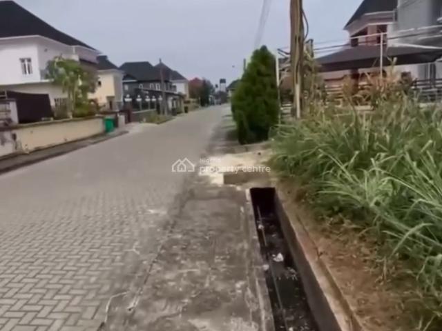 Land for sale in Eti Osa, Abuja