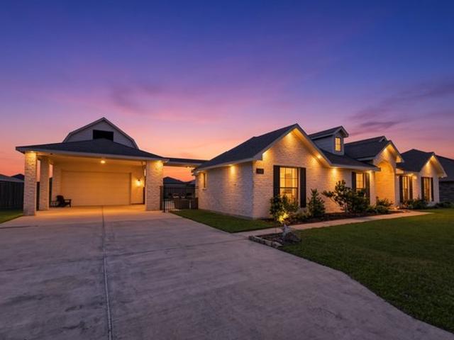 House for sale in Dickinson, Texas