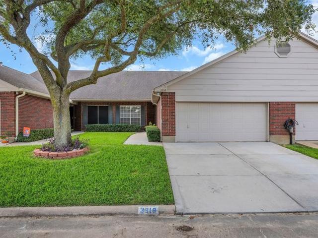 Townhouse for sale in Pearland, Texas
