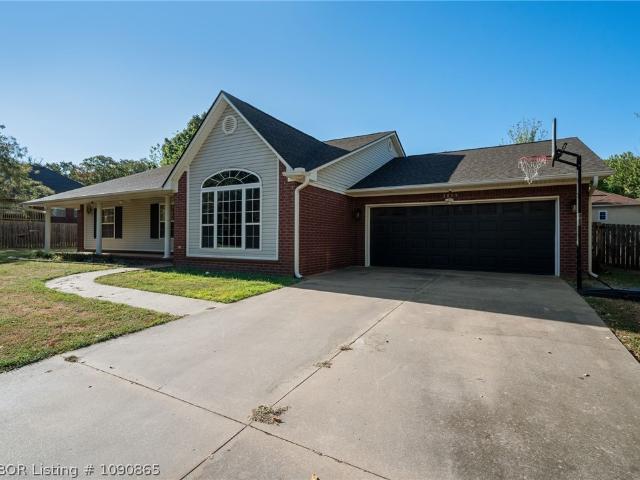 House for sale in Saw Mill, Fort Smith