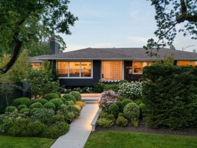 House for sale in Oak Bay, British Columbia