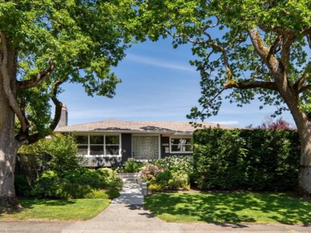House for sale in Oak Bay, Capital Regional District