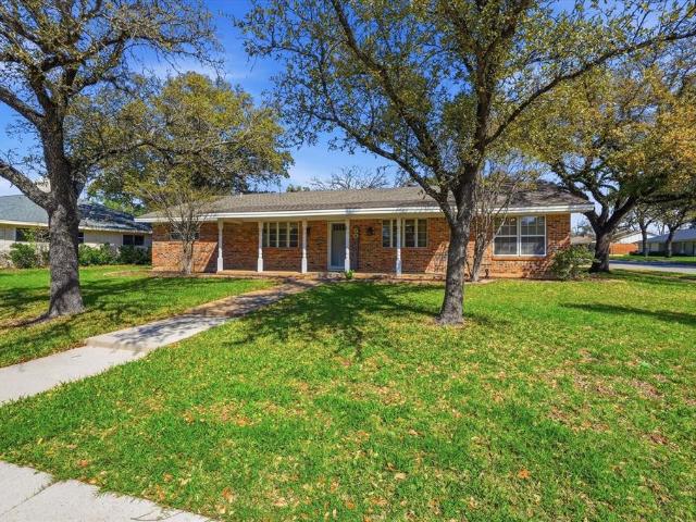 House for sale in Pantego, Texas