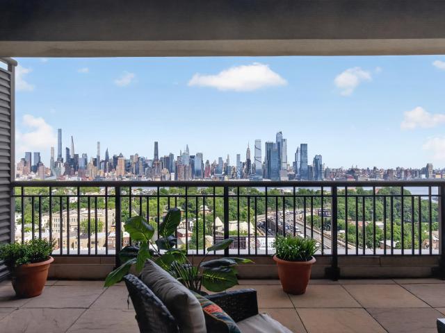 Condo for sale in Hudson, New Jersey