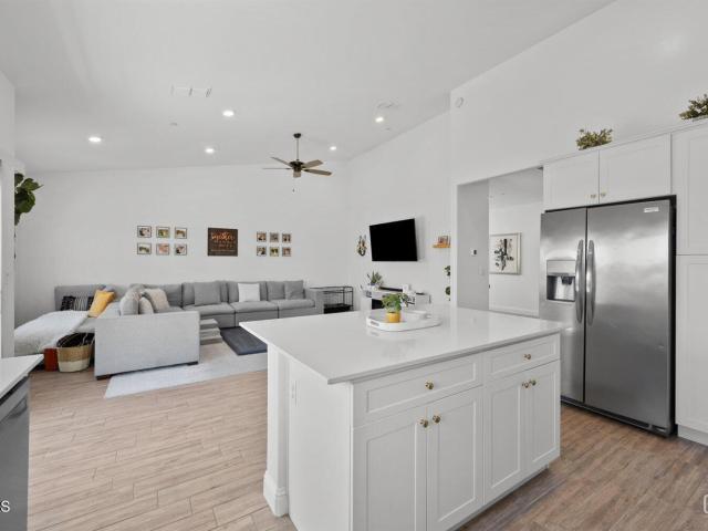 House for sale in Gossamer Grove, Shafter