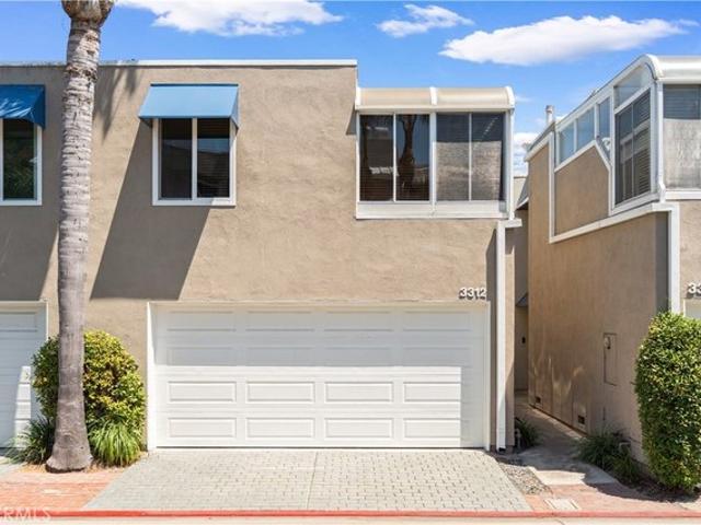 Townhouse for sale in Huntington Beach, California
