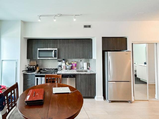 House for rent in Etobicoke—Lakeshore, Toronto