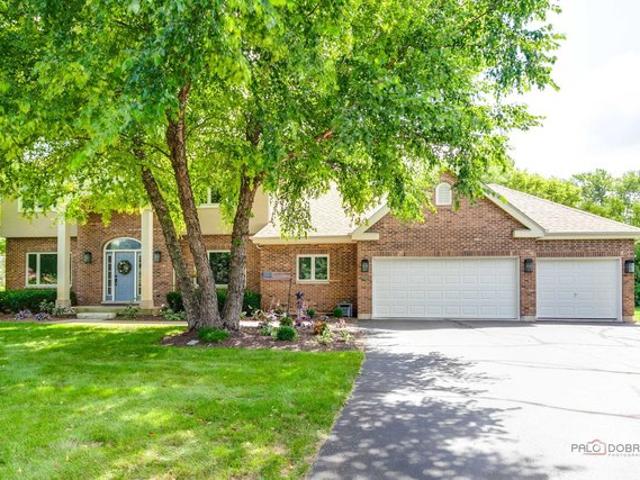House for sale in Mchenry, Illinois