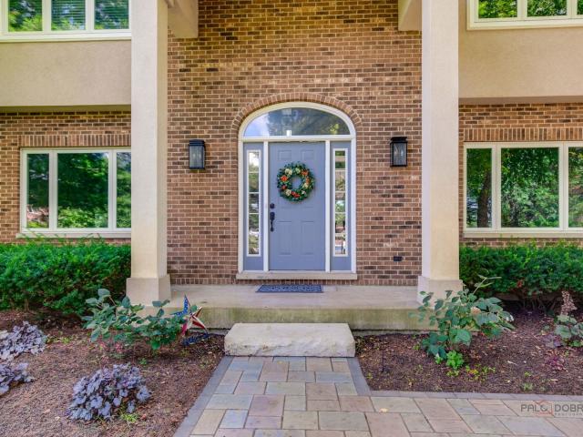House for sale in Mchenry, Illinois