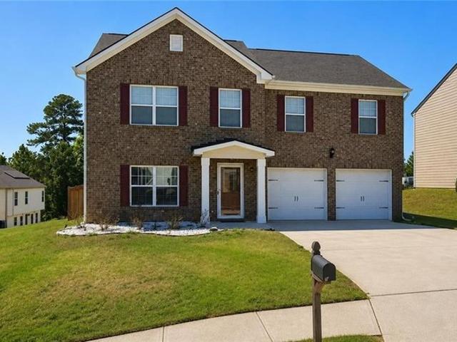 House for sale in Red Oak, Georgia
