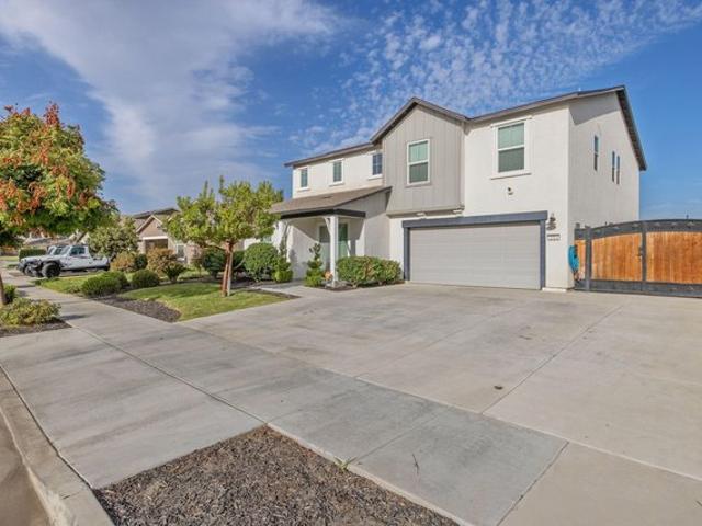 House for sale in Visalia, Tulare County