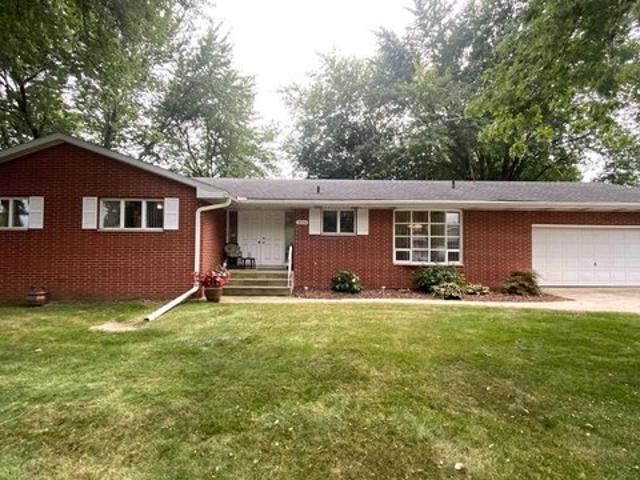 House for sale in Crown Point, Indiana