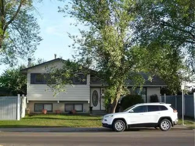 House for sale in Wedgewood, Alberta