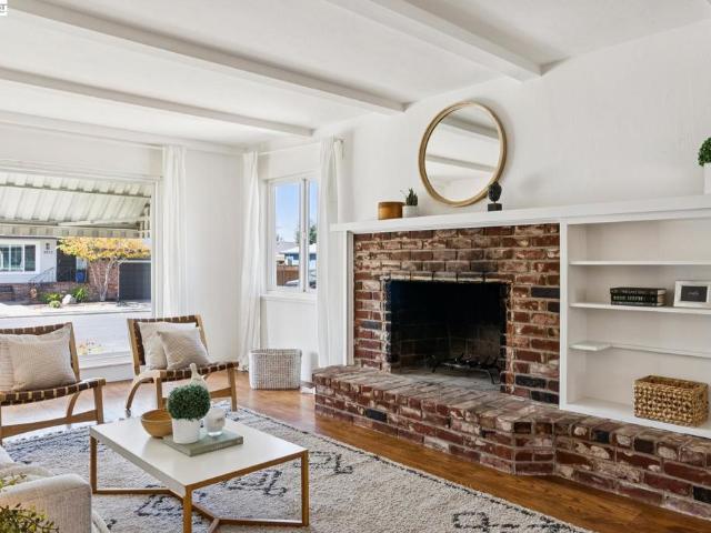 House for sale in East End, Alameda