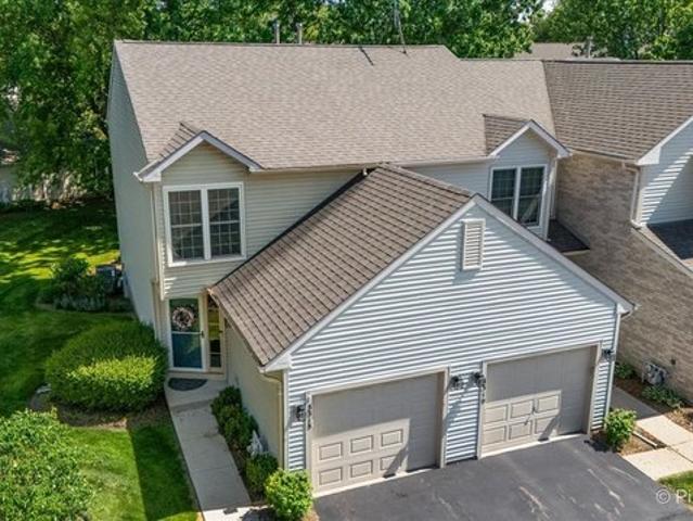 Townhouse for sale in Mchenry, Illinois