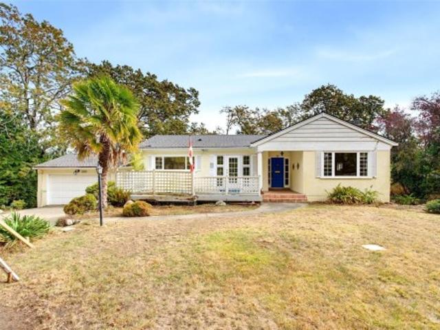 House for sale in Uplands, Oak Bay